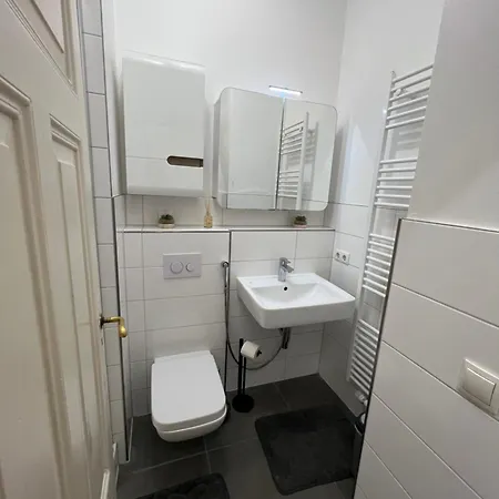 Schoene 3 In Lage Appartamento *